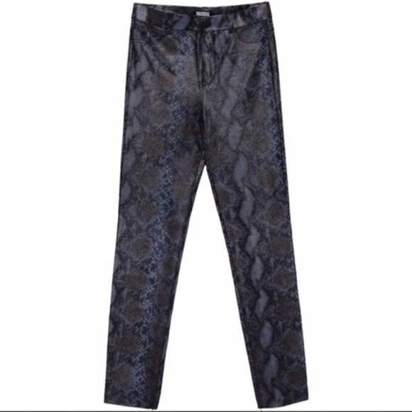 Zara’s Snakeskin Print pants - Picture 4 of 5